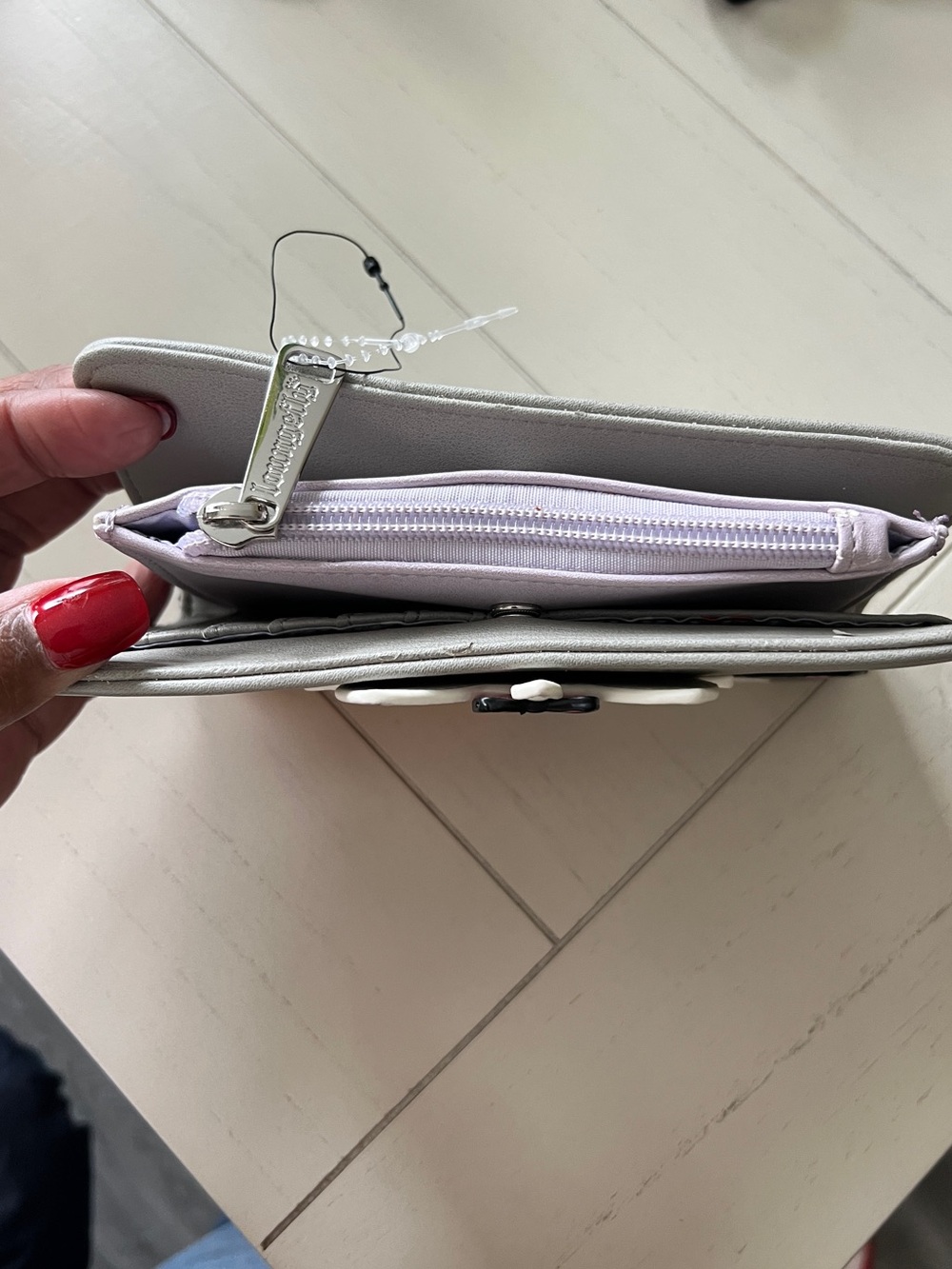 Disney Cats Loungefly wallet. - Picture 2 of 6